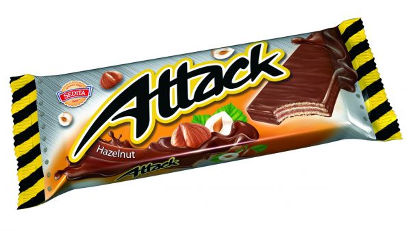 Attack Oplatka lískový oříšek - mit Haselnüssen in Milch-Kakao-Glasur